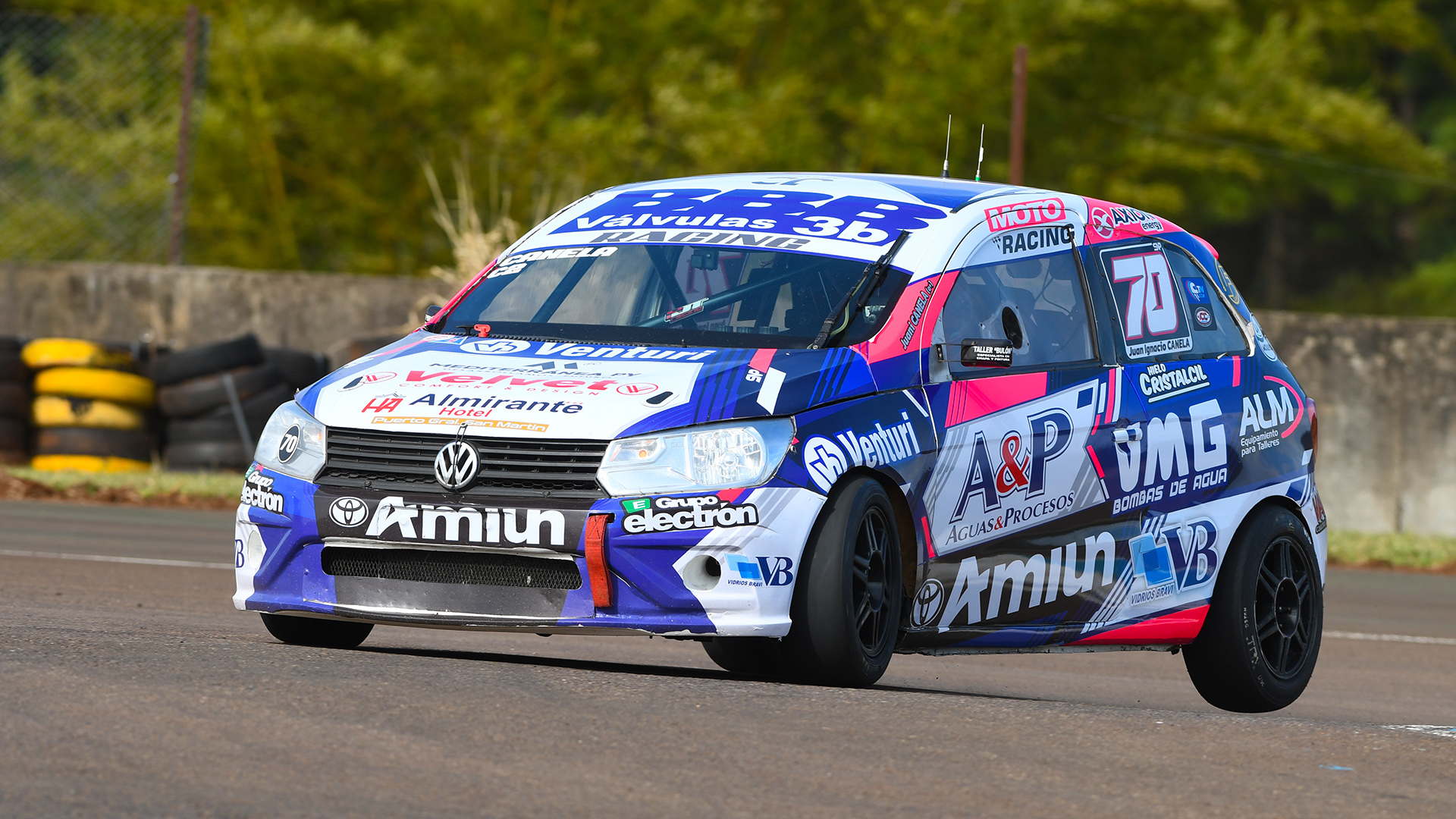 CAFARO, DAMIANI Y CANELA EN LAS SERIES
