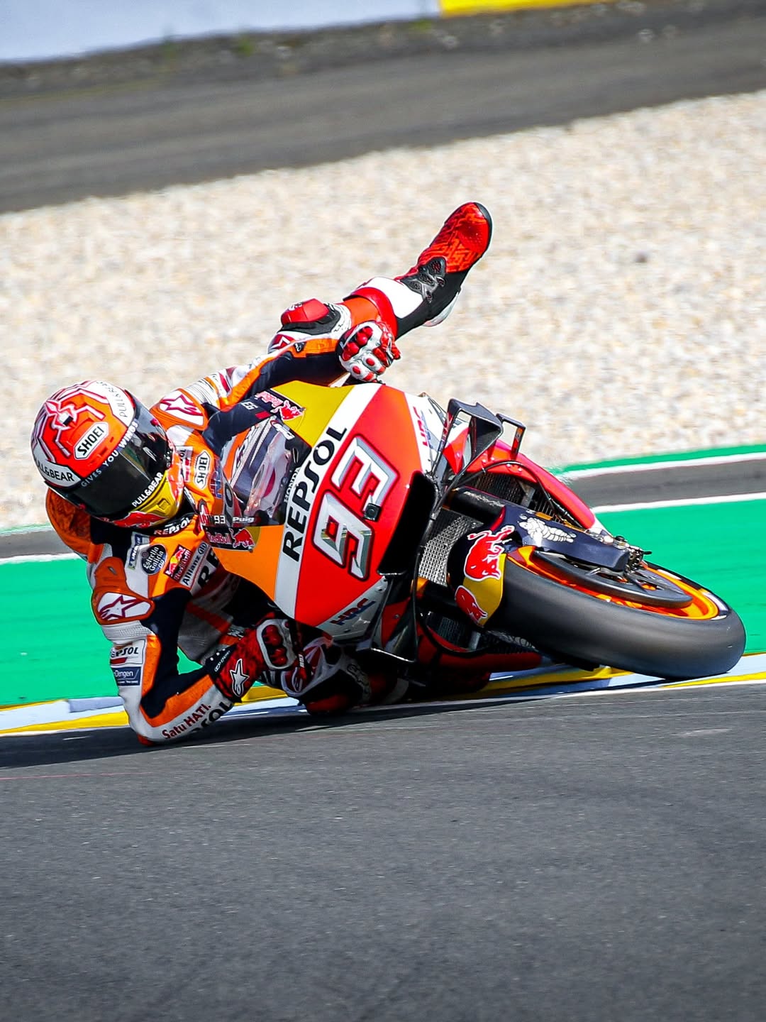 Una moto doblando a toda velocidad en una pista. Foto: AF Press / Mark Zukemberg